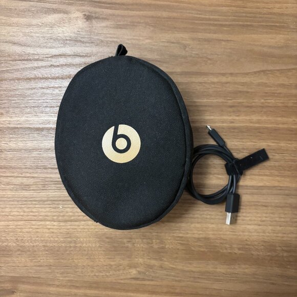 Beats Solo 3 Wireless Headphones, Gold/White - Picture 7 of 7